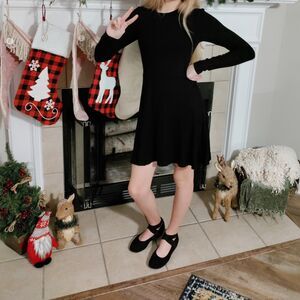 Forever 21 Women’s Long Sleeve Black Knit Dress Size Small